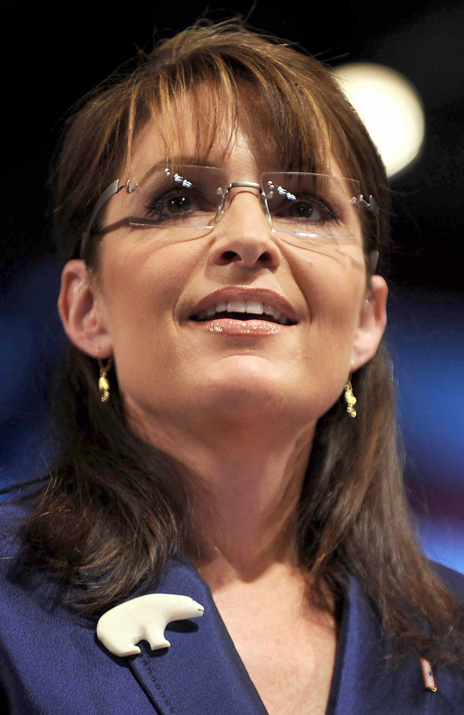 Sarah Palin leaves husband Todd for Charlie Sheen: “He’s a bad boy, but I can reform him”