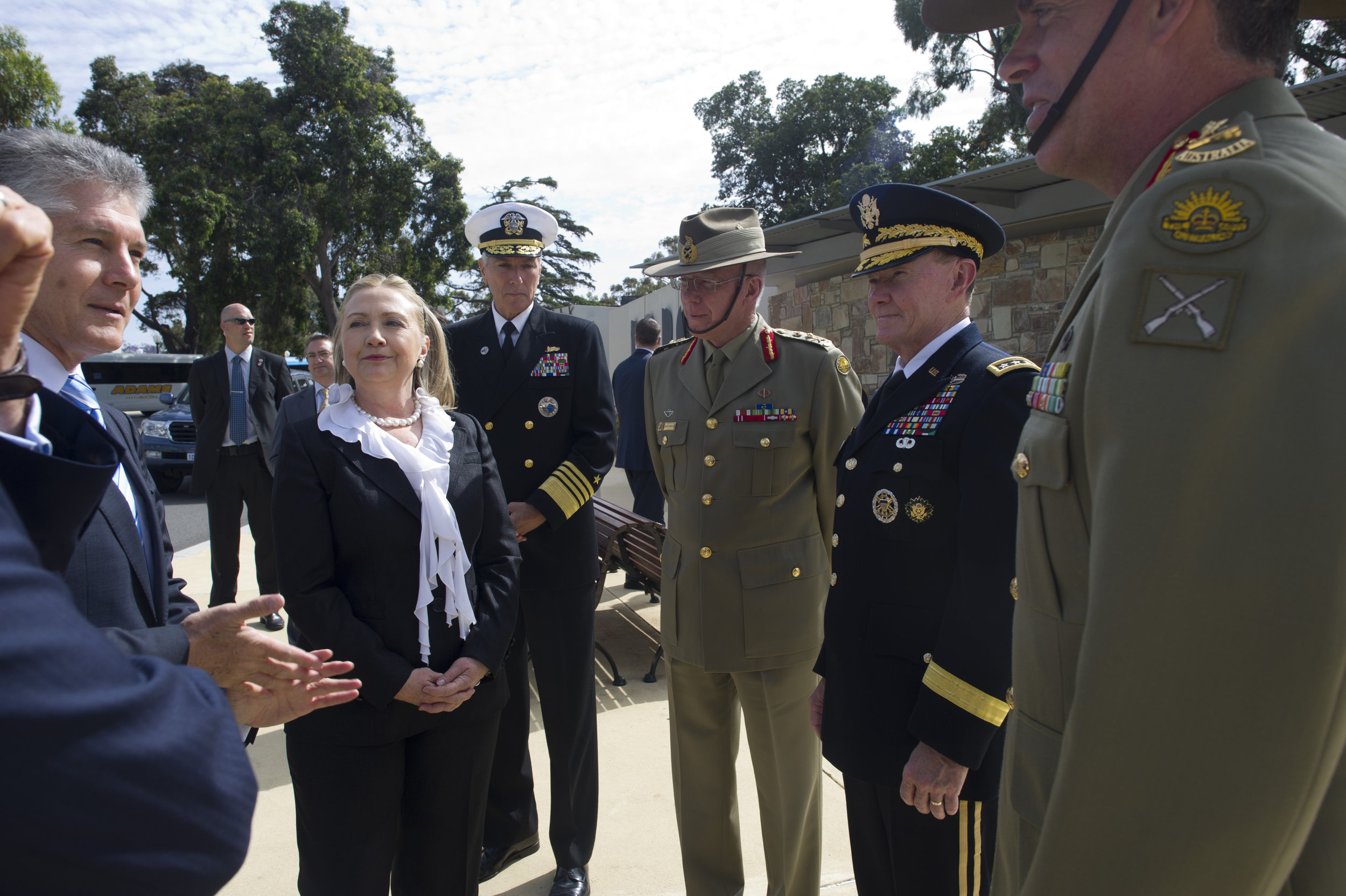 In phone call, Clinton fails to alienate entire Australian continent