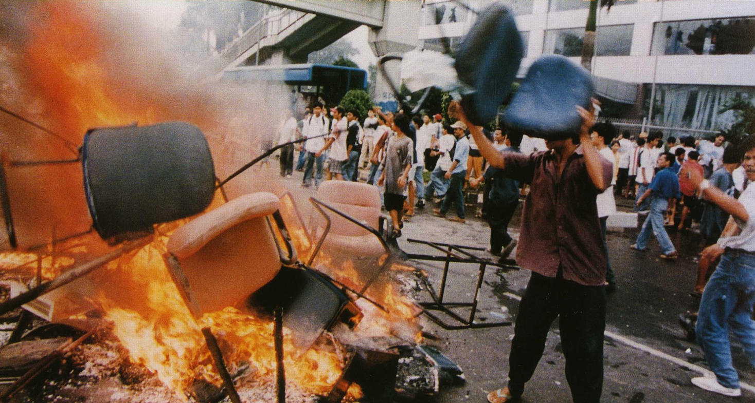 Riots after state of emergency declared in California over boba tea shortage 