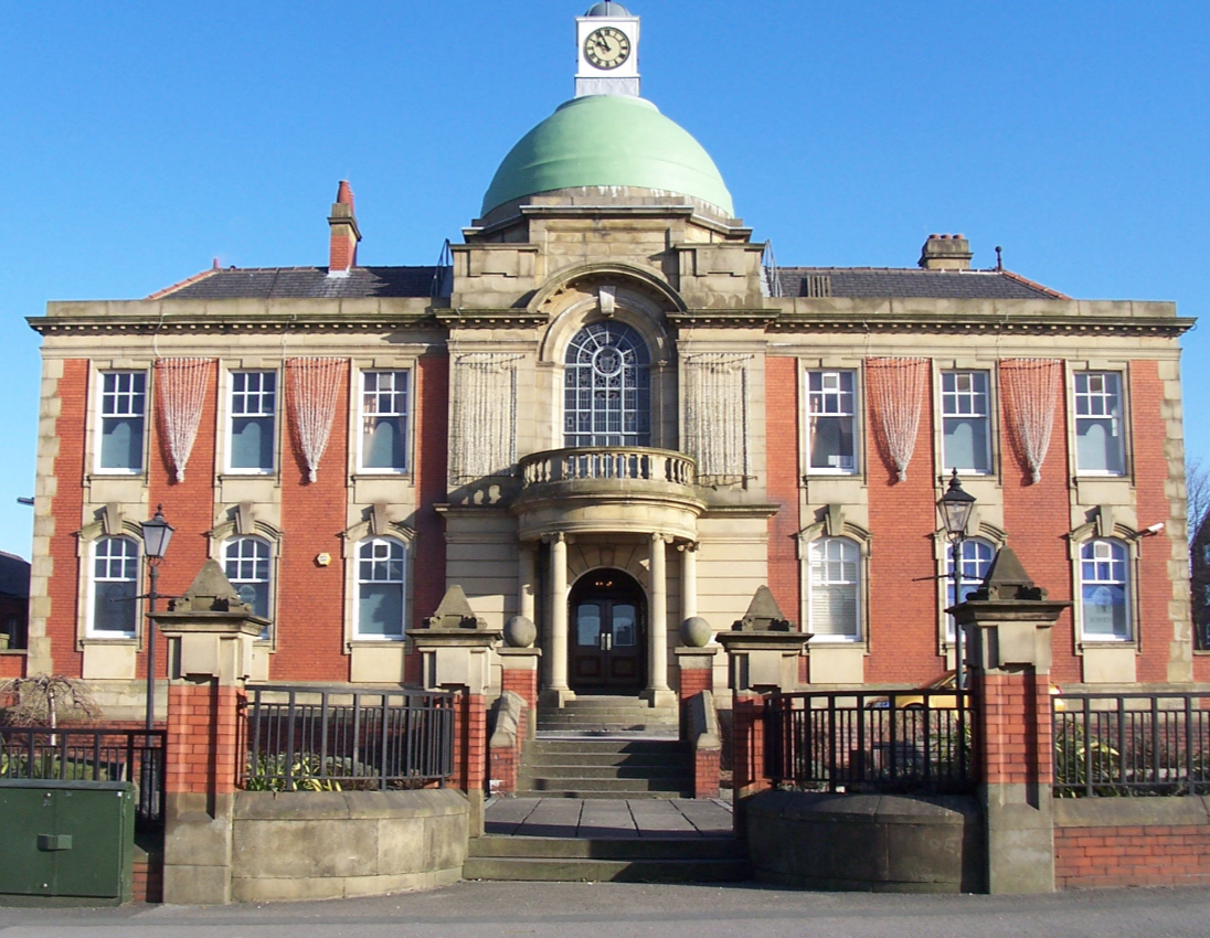 Clinton makes Town Halls mandatory for members of Congress