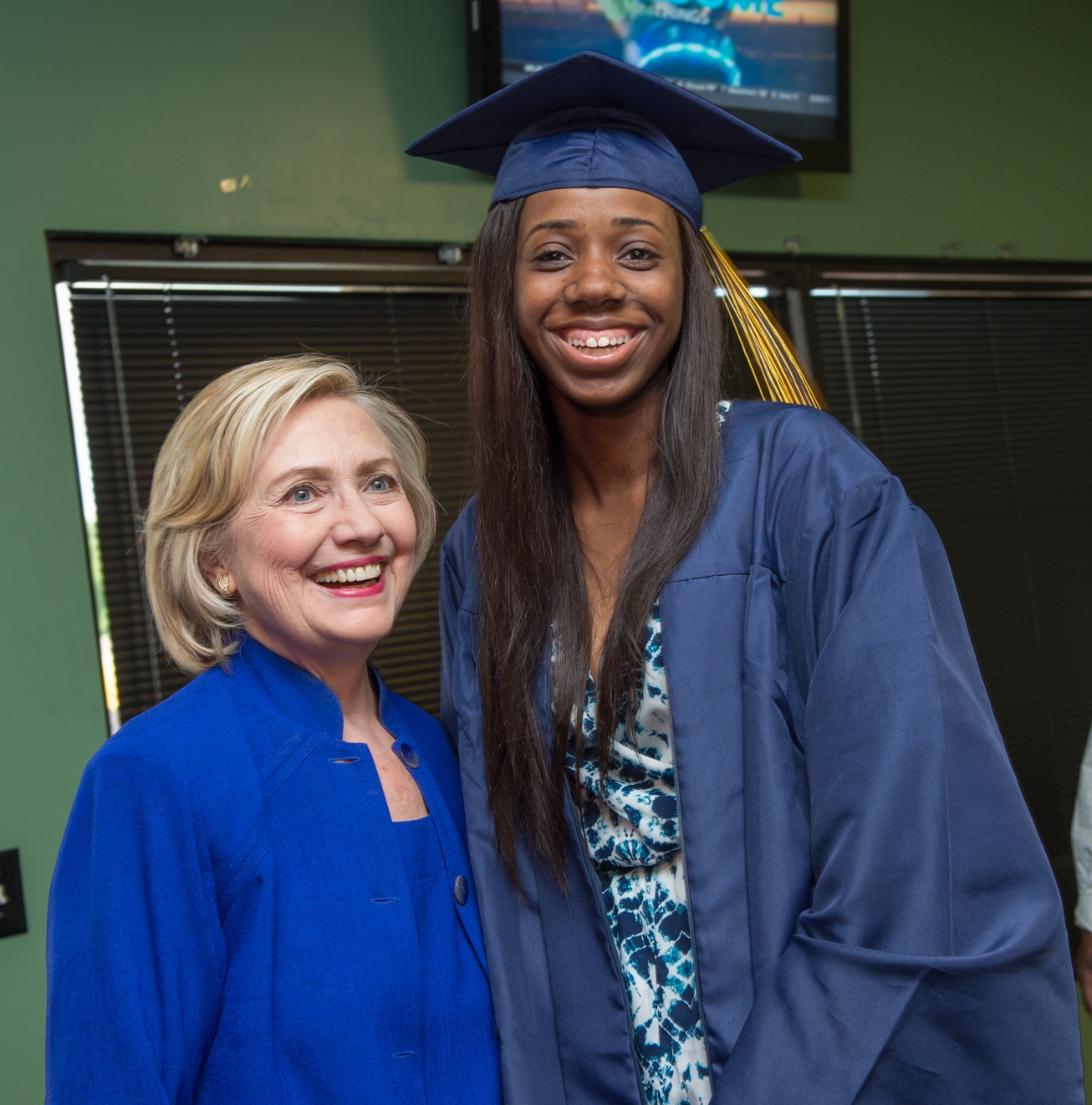 Clinton strengthens Voting Rights Act with U.S. history test