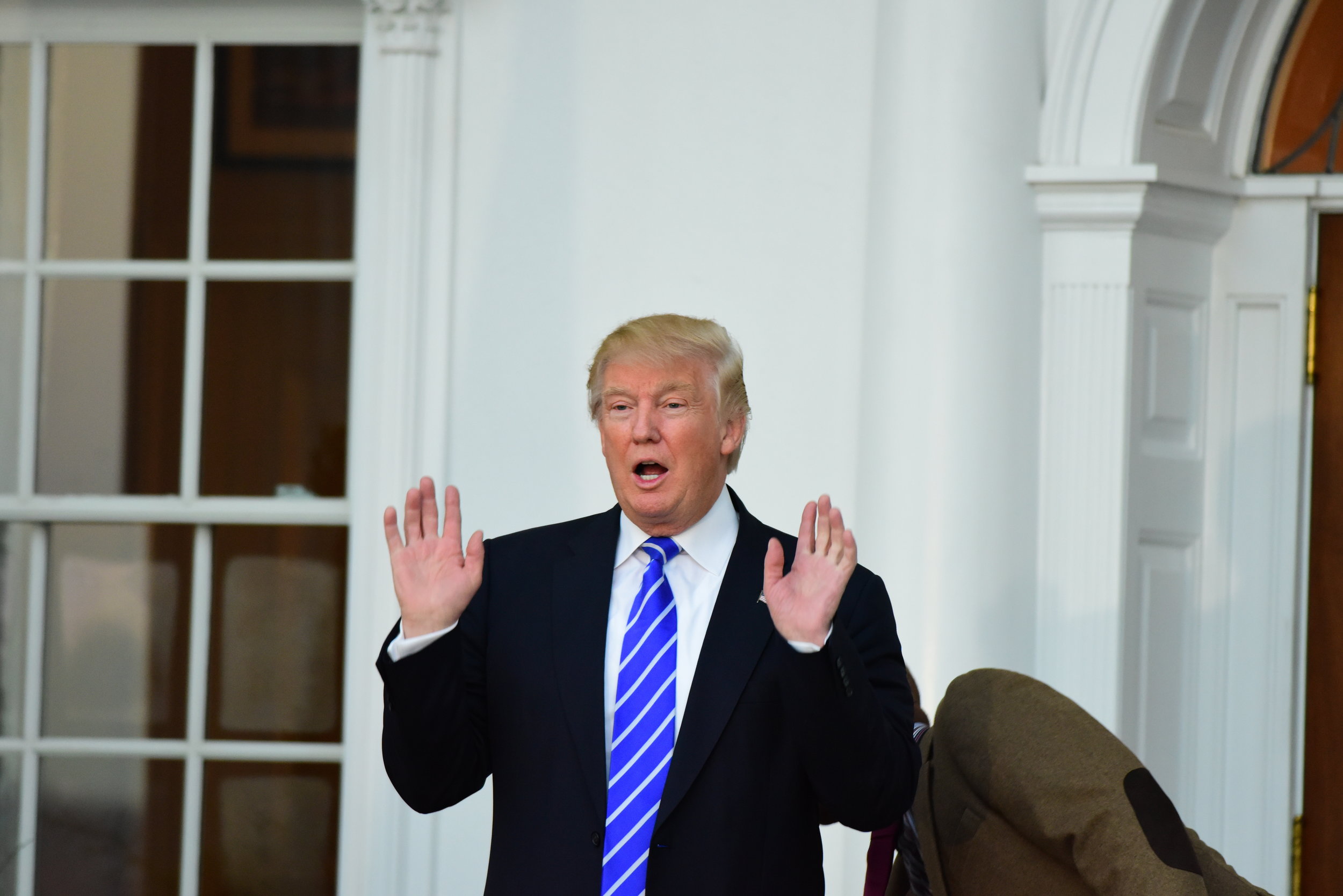 Trump tries to wiretap President Clinton by throwing soup can on string through White House window