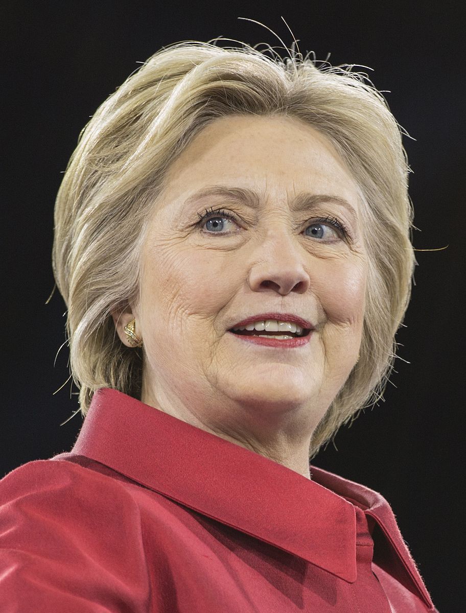 Hillary Clinton correctly predicts Sweet 16 in NCAA pool, donates winnings to charity