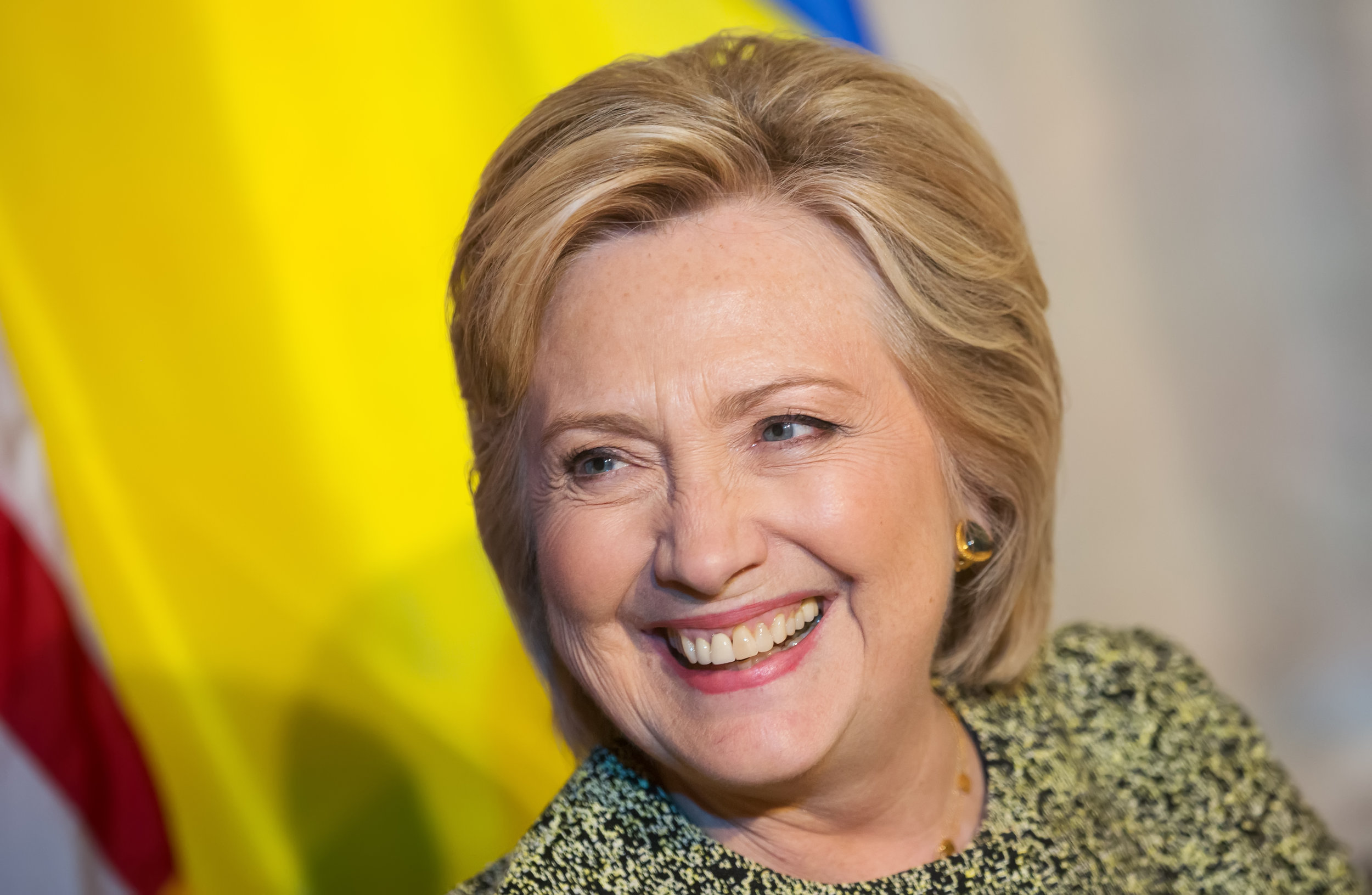 Clinton announces she'll run for re-election in 2020